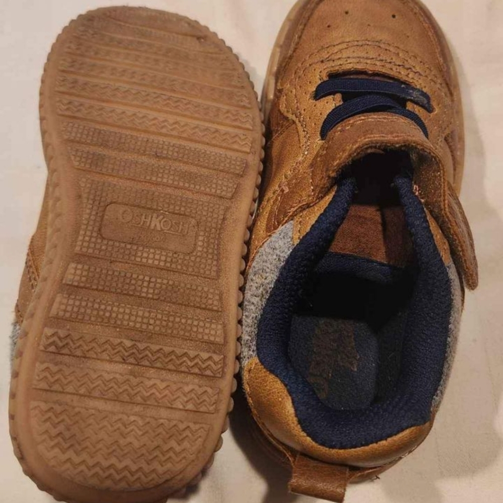 Oshkosh shoes for toddlers boys size 8